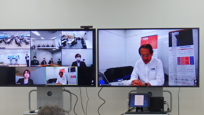 写真右（画面右）　HDI-Japan 山下代表取締役CEO