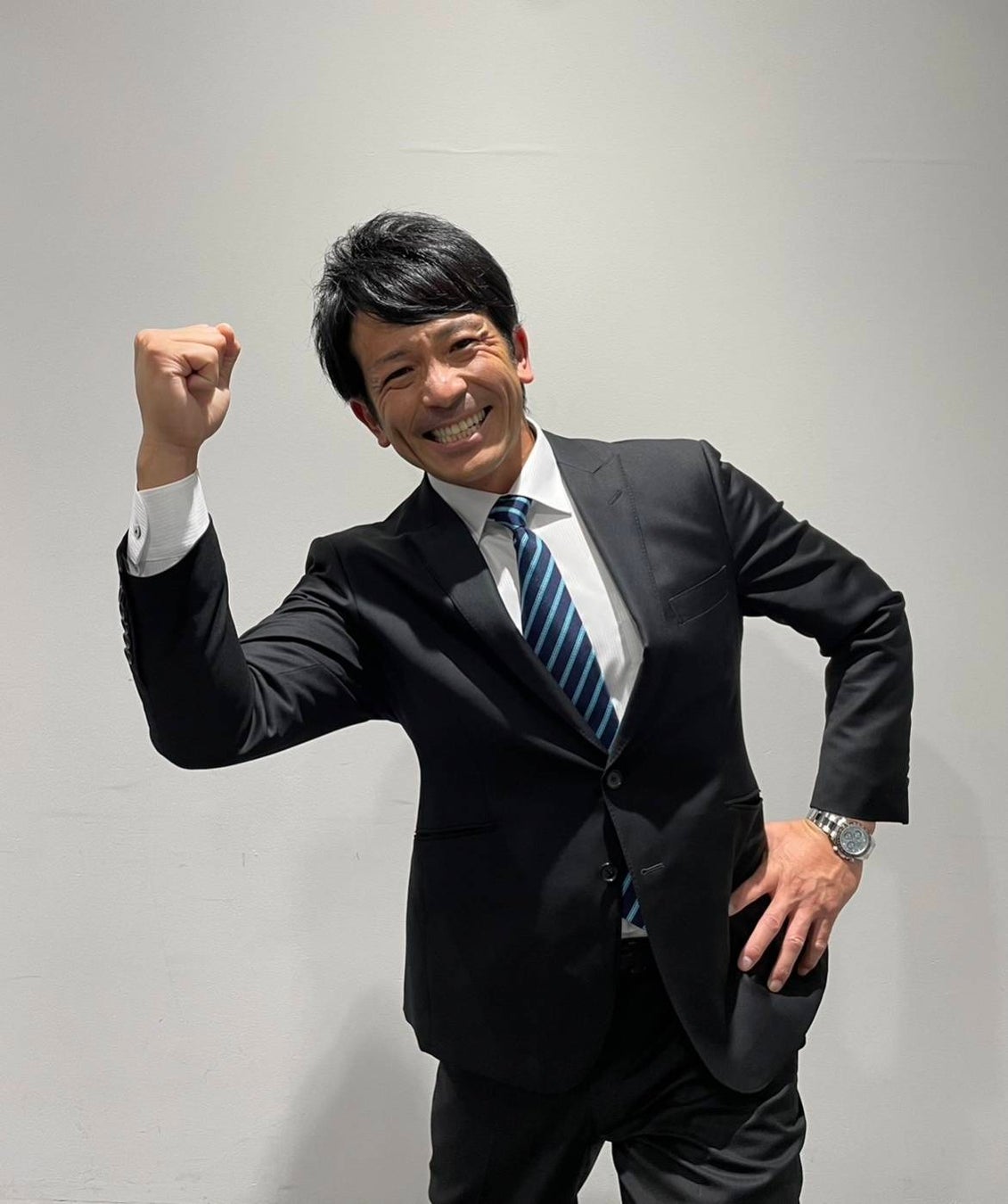 始球式に「熱男」こと、ホークスOBの松田宣浩さん登場！福岡ソフトバンクホークス主催「2025 パーソル クライマックス パ」第2戦　｜不動産クラウドファンディング「LEVECHY（レベチー）」