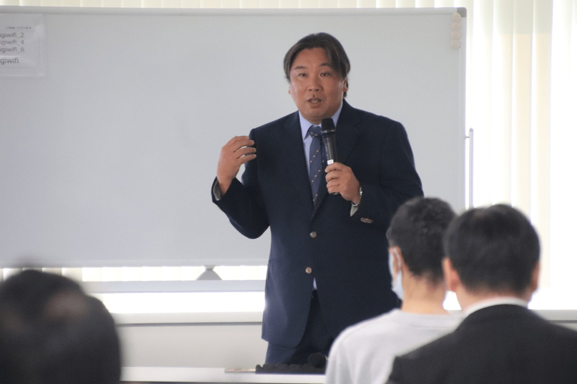 【元プロ野球選手 里崎智也氏が伝える経験談】プロと上手に付き合う、セカンドライフに向けた資産形成セミナーを開催