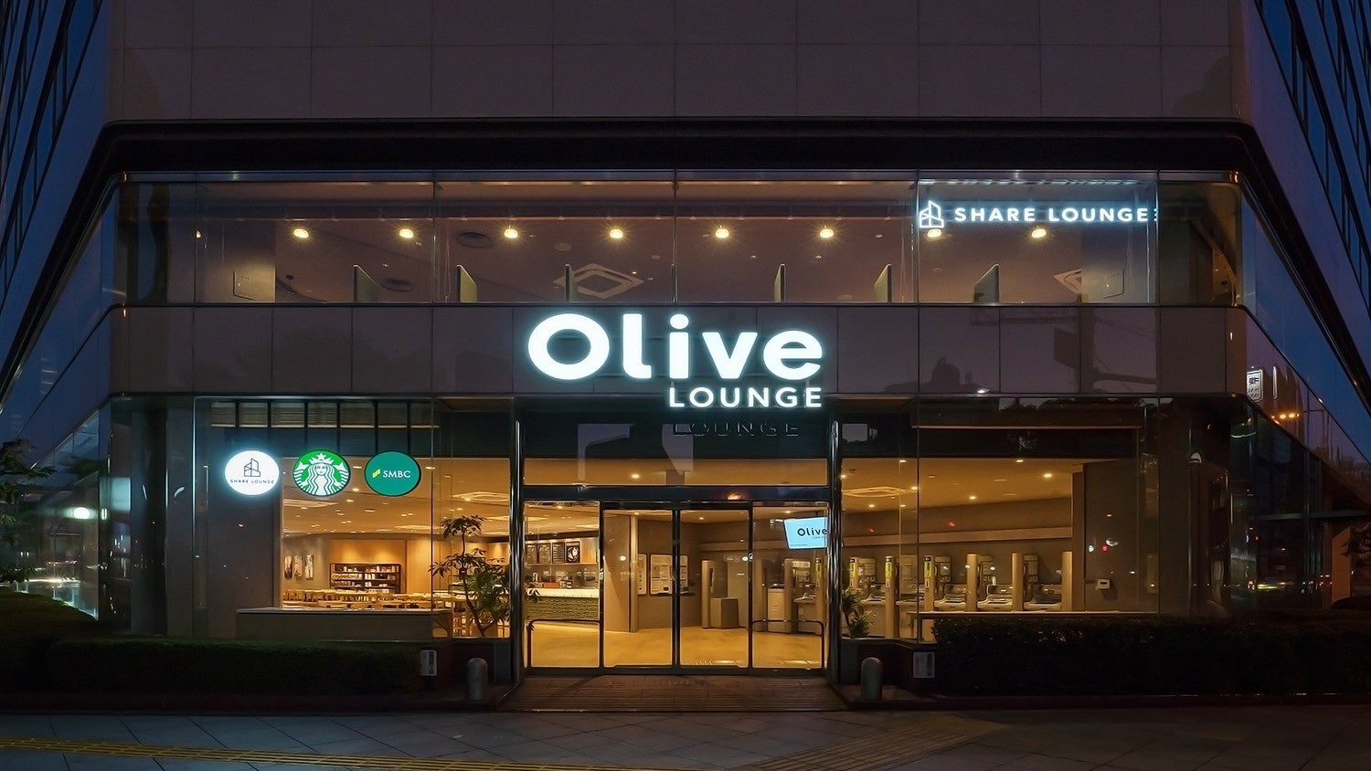 銀行・カフェ・オフィスが一体になった新店舗「Olive LOUNGE 南森町」2025年11月25日オープン