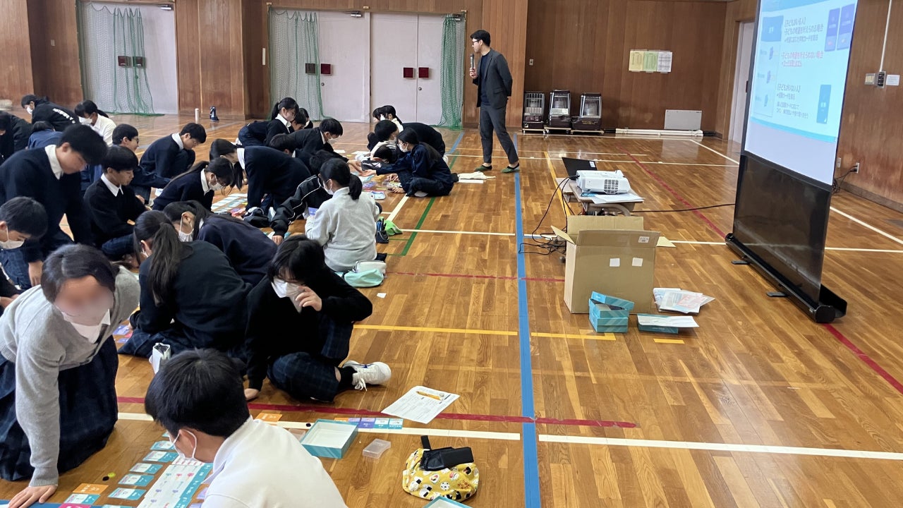 「人生の練習」ができる学校向け金融/キャリア教育ゲームを中学1年生61名に実施
