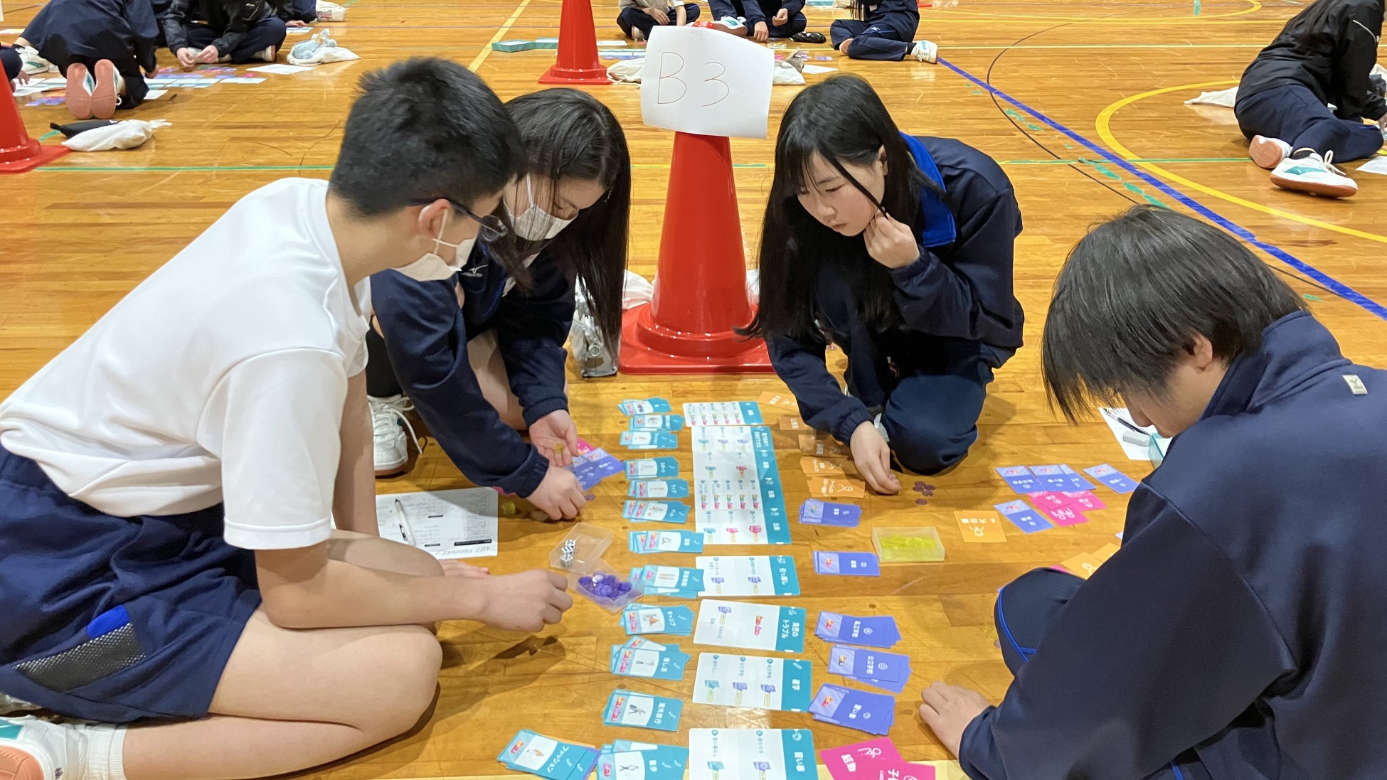 「人生の練習」ができる学校向け金融/キャリア教育ゲームを中学1年生66名に実施