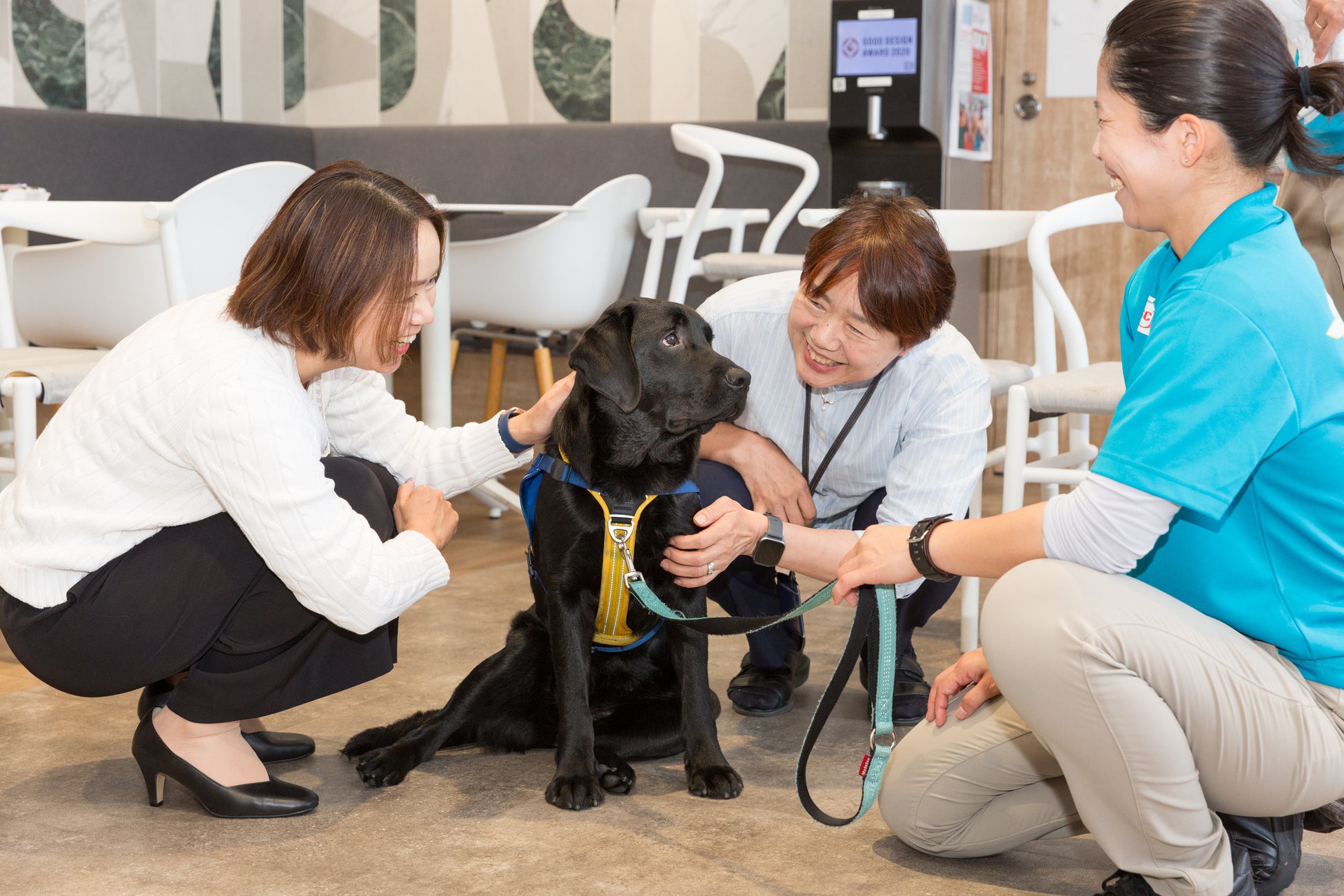RGAリインシュアランスカンパニー日本支店「補助犬の日」に「ホスピタル・ファシリティドッグ®」の育成支援活動を実施