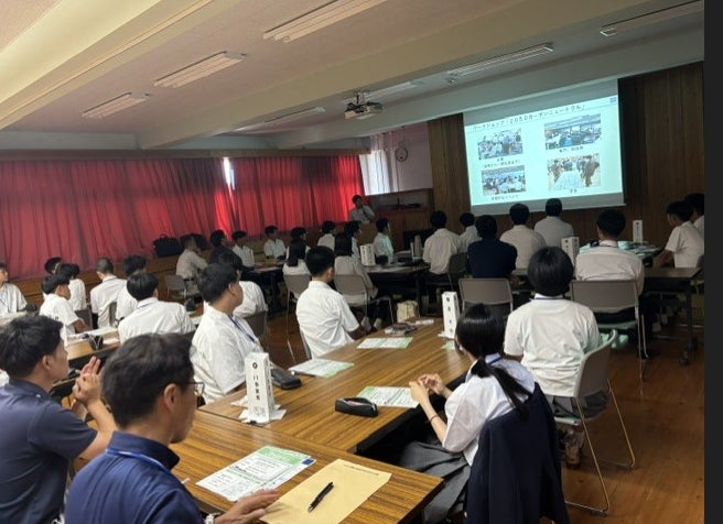 東岡山工業高等学校の生徒と地域企業が参加する「ものづくり×脱炭素ワークショップ」を開催しました